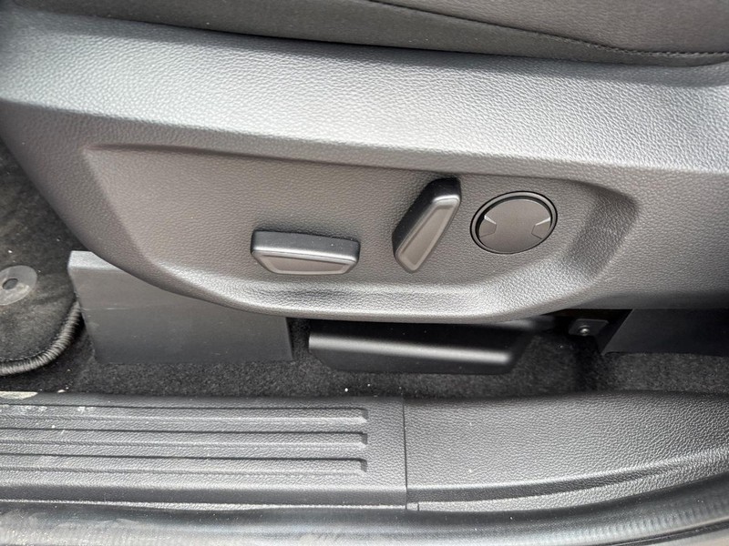 Ford Ranger Vehicle Full-screen Gallery Image 17