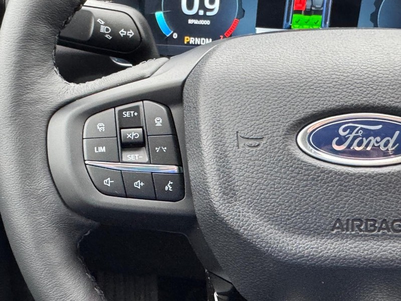 Ford Ranger Vehicle Full-screen Gallery Image 21