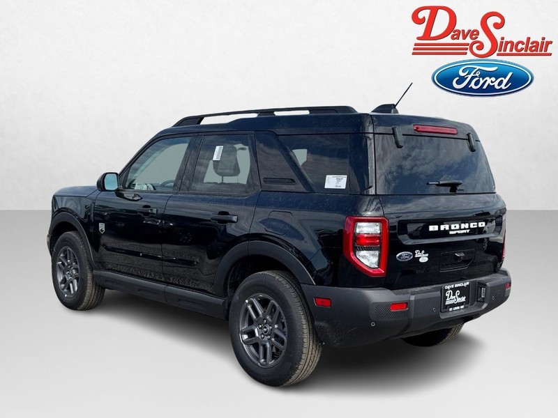 Ford Bronco Sport Vehicle Full-screen Gallery Image 09