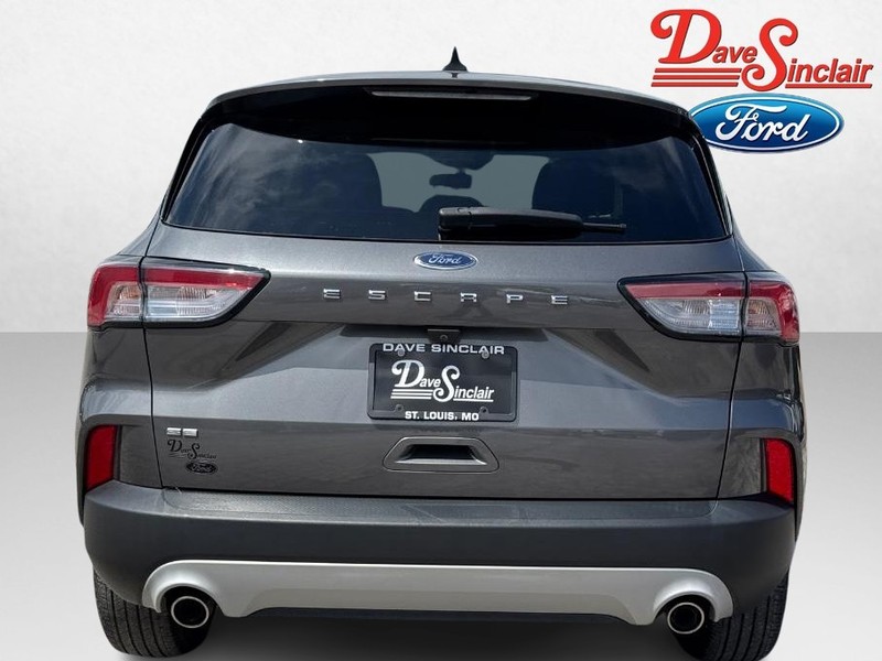 Ford Escape Vehicle Full-screen Gallery Image 08