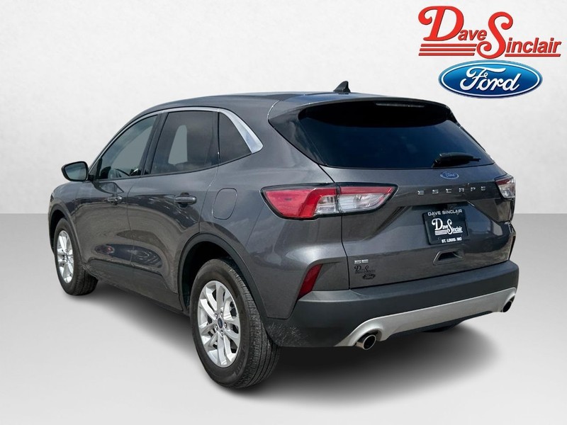 Ford Escape Vehicle Full-screen Gallery Image 09