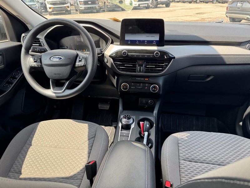Ford Escape Vehicle Full-screen Gallery Image 15