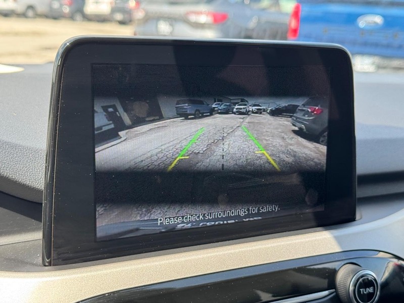Ford Escape Vehicle Full-screen Gallery Image 22