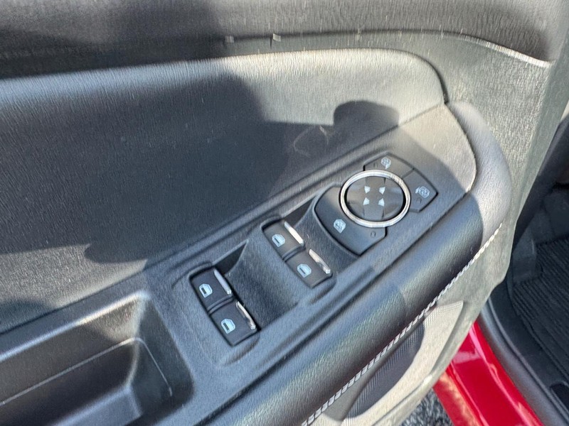 Ford Edge Vehicle Full-screen Gallery Image 18