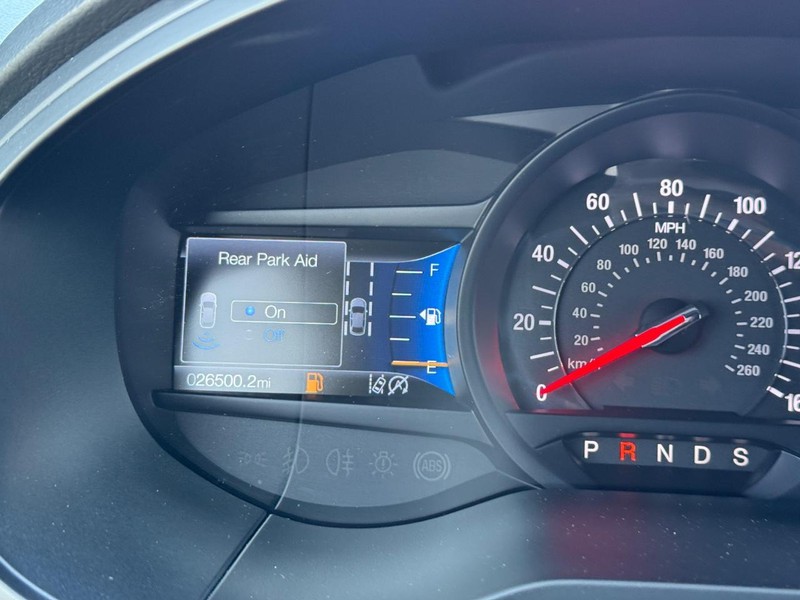 Ford Edge Vehicle Full-screen Gallery Image 26