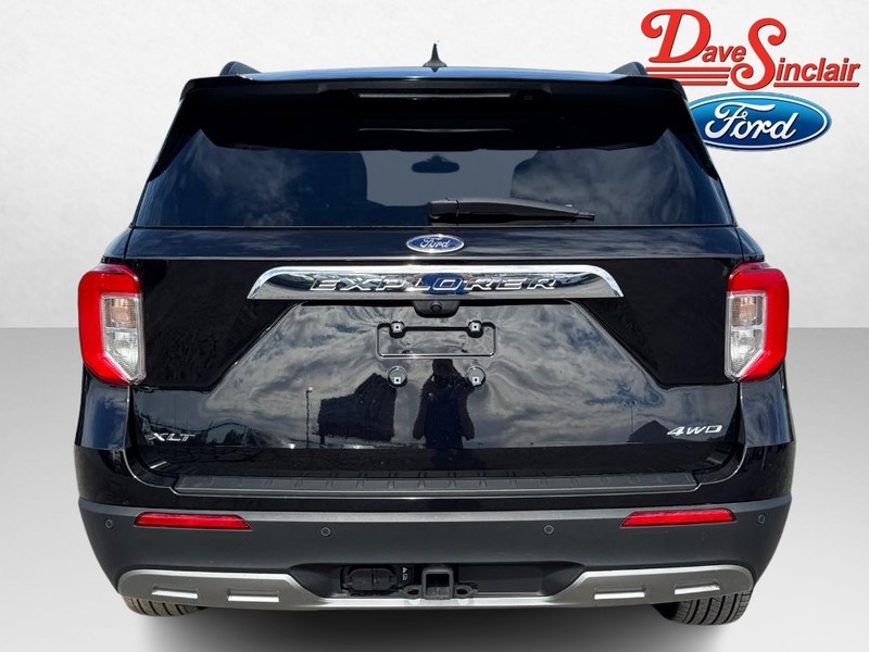 Ford Explorer Vehicle Full-screen Gallery Image 08