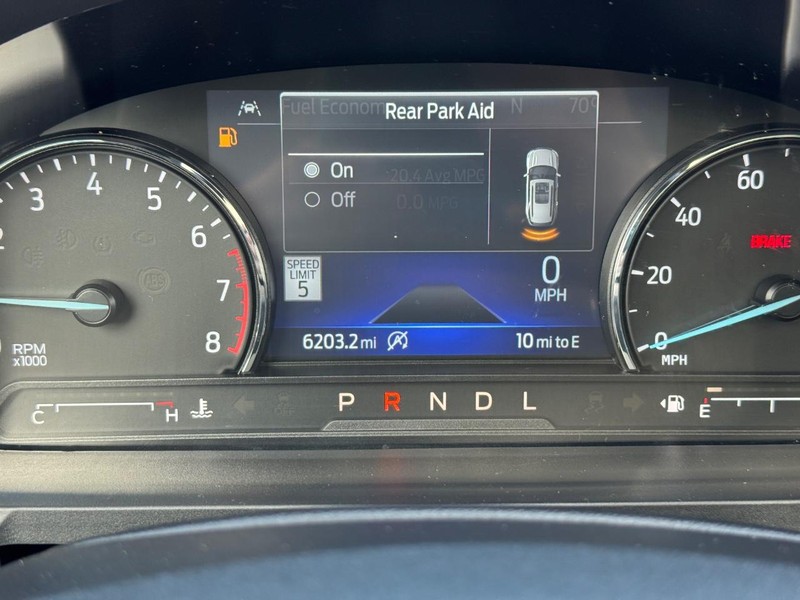 Ford Explorer Vehicle Full-screen Gallery Image 27