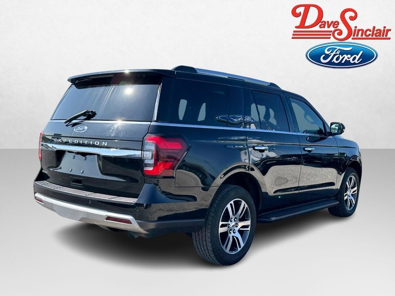 Ford Expedition Vehicle Full-screen Gallery Image 07