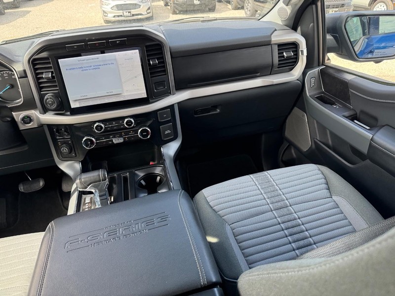 Ford F-150 Vehicle Full-screen Gallery Image 16