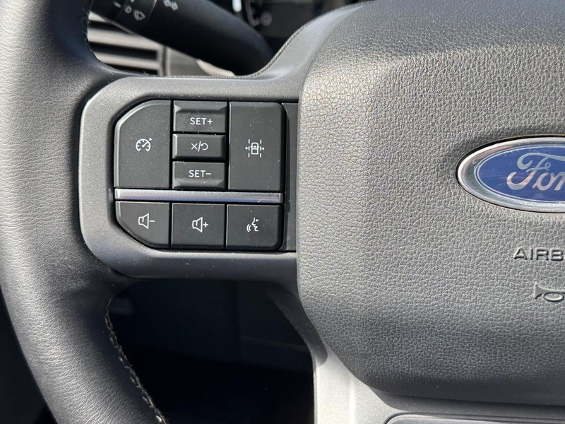 Ford F-150 Vehicle Full-screen Gallery Image 20