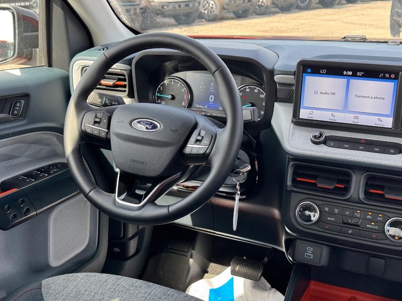 Ford Maverick Vehicle Full-screen Gallery Image 15