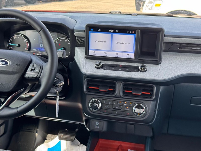 Ford Maverick Vehicle Full-screen Gallery Image 16