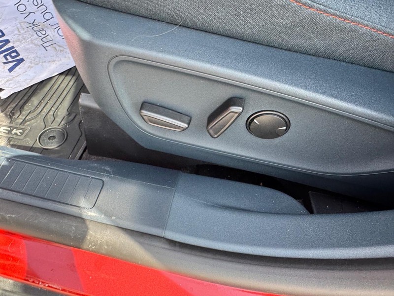 Ford Maverick Vehicle Full-screen Gallery Image 18