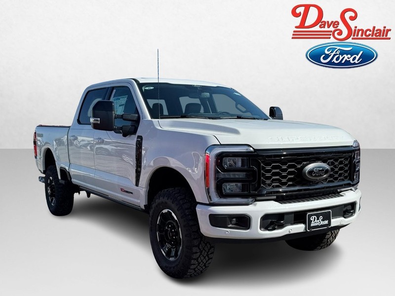 Ford Super Duty F-250 SRW Vehicle Full-screen Gallery Image 04