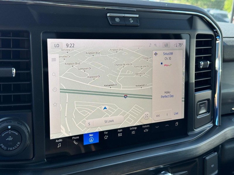 Ford Super Duty F-250 SRW Vehicle Full-screen Gallery Image 25