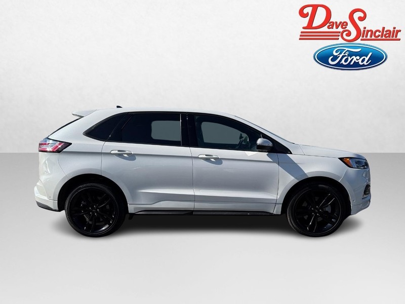 Ford Edge Vehicle Full-screen Gallery Image 05