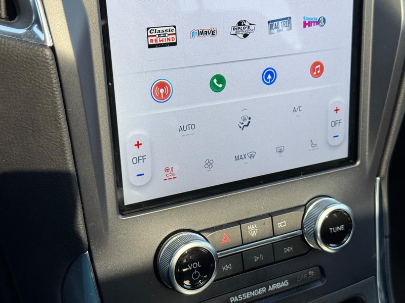 Ford Edge Vehicle Full-screen Gallery Image 22