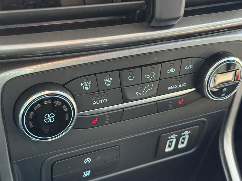 Ford EcoSport Vehicle Full-screen Gallery Image 23