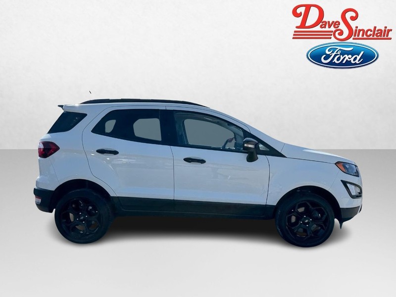 Ford EcoSport Vehicle Full-screen Gallery Image 05