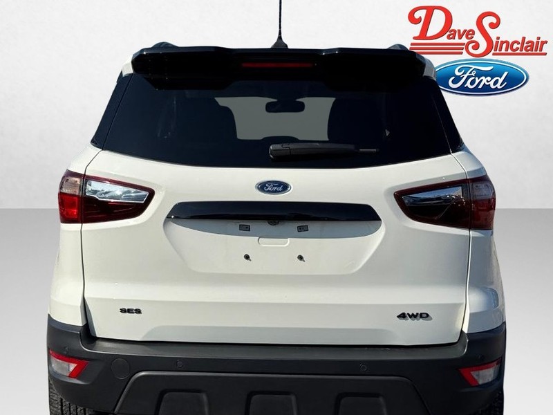 Ford EcoSport Vehicle Full-screen Gallery Image 08