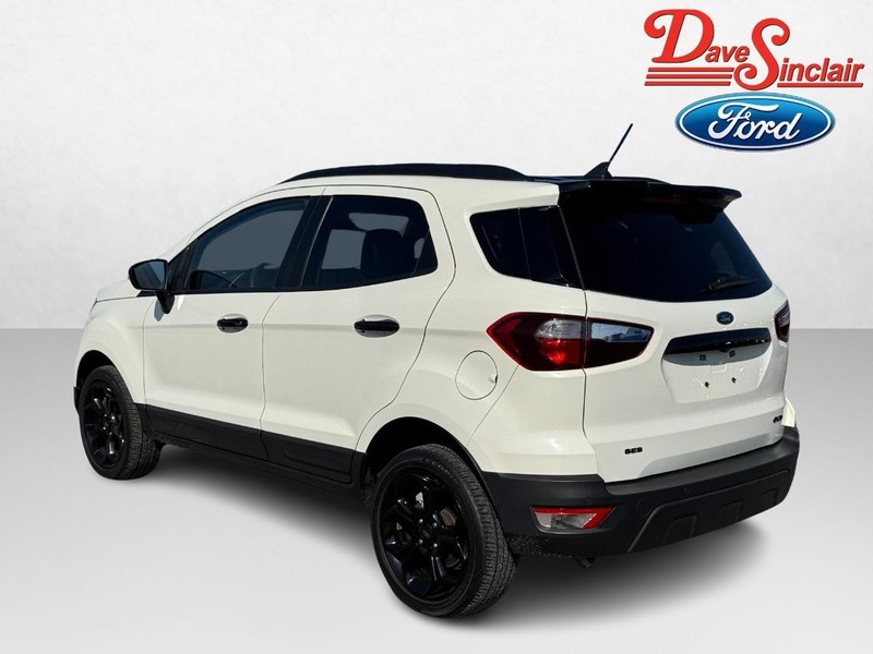 Ford EcoSport Vehicle Full-screen Gallery Image 09