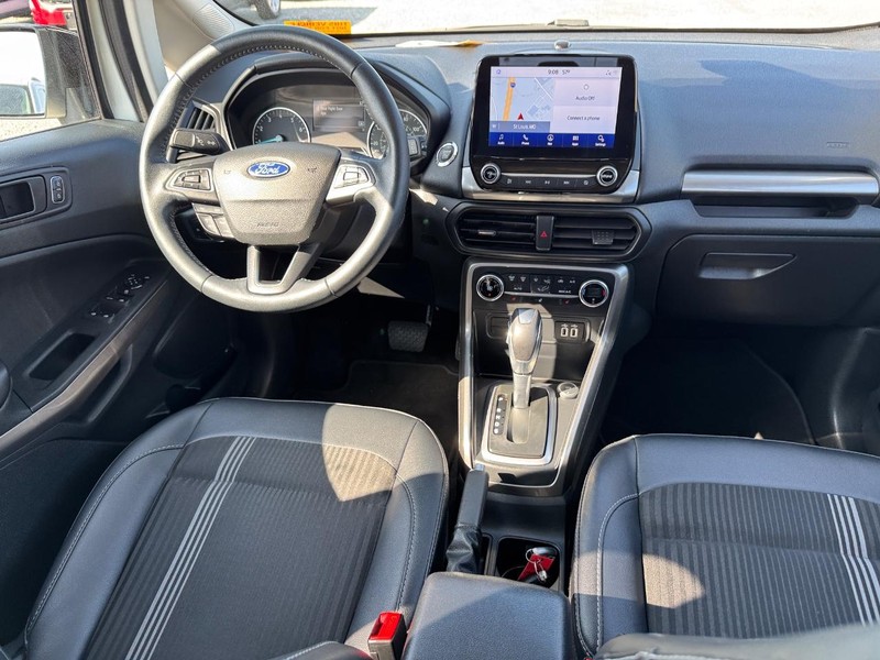 Ford EcoSport Vehicle Full-screen Gallery Image 16
