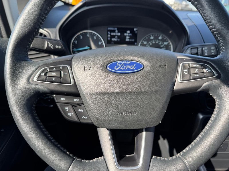Ford EcoSport Vehicle Full-screen Gallery Image 20