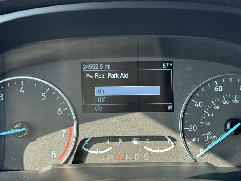 Ford EcoSport Vehicle Full-screen Gallery Image 26