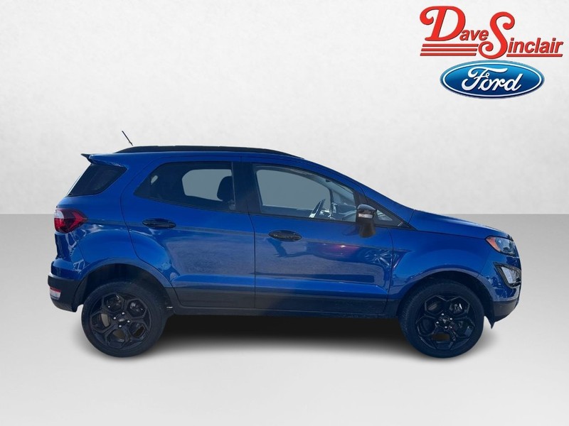 Ford EcoSport Vehicle Full-screen Gallery Image 05
