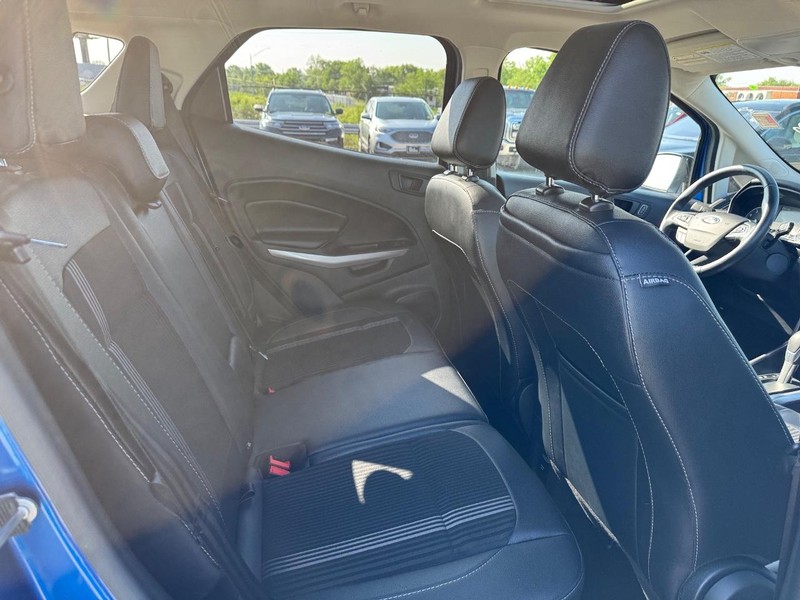 Ford EcoSport Vehicle Full-screen Gallery Image 14