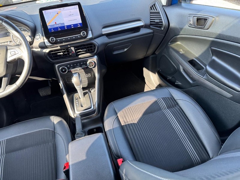 Ford EcoSport Vehicle Full-screen Gallery Image 17