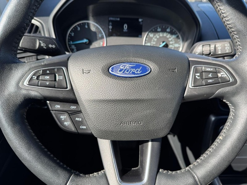 Ford EcoSport Vehicle Full-screen Gallery Image 20