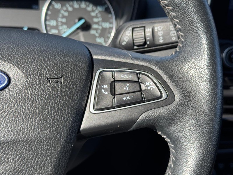 Ford EcoSport Vehicle Full-screen Gallery Image 22