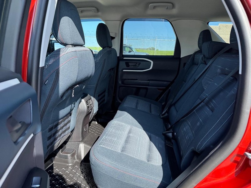 Ford Bronco Sport Vehicle Full-screen Gallery Image 12