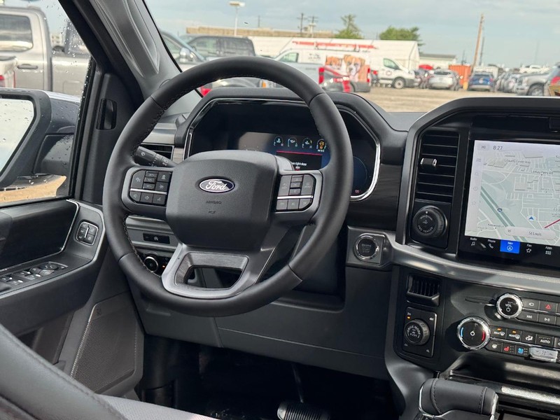 Ford F-150 Vehicle Full-screen Gallery Image 15