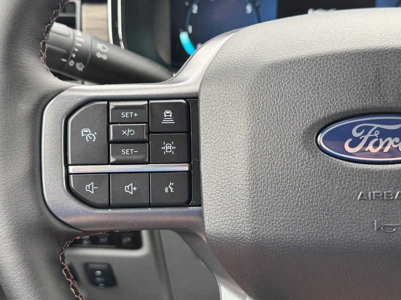 Ford F-150 Vehicle Full-screen Gallery Image 22