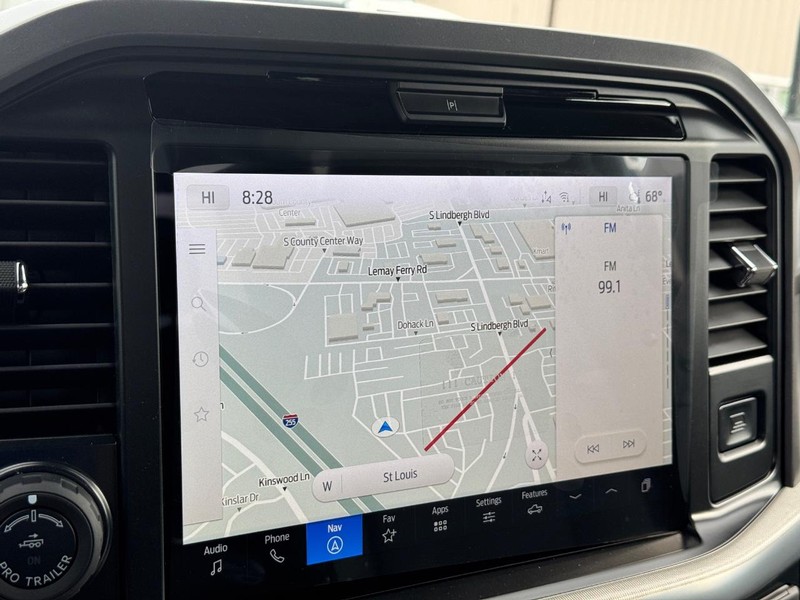 Ford F-150 Vehicle Full-screen Gallery Image 24