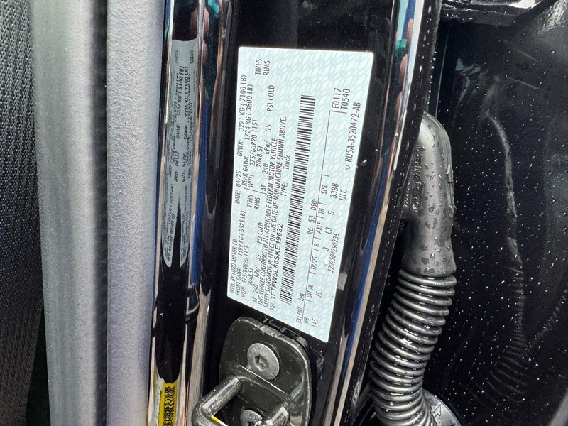Ford F-150 Vehicle Full-screen Gallery Image 27