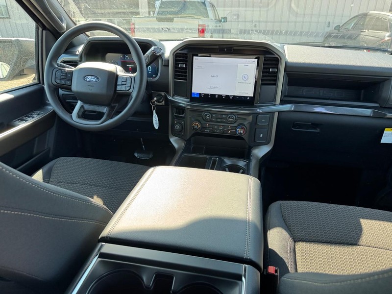 Ford F-150 Vehicle Full-screen Gallery Image 14
