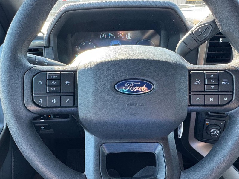 Ford F-150 Vehicle Full-screen Gallery Image 20
