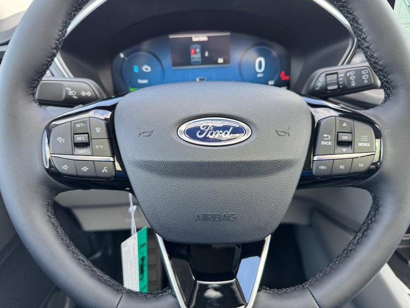 Ford Escape Vehicle Full-screen Gallery Image 22