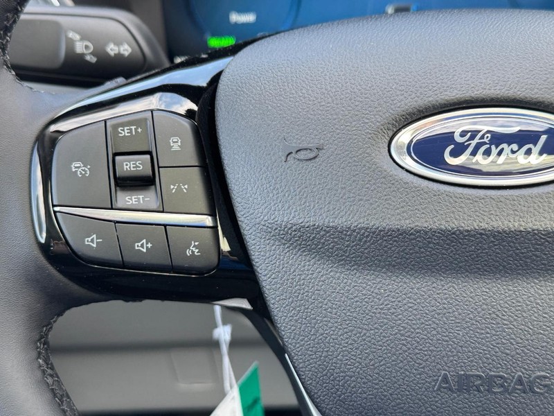 Ford Escape Vehicle Full-screen Gallery Image 23