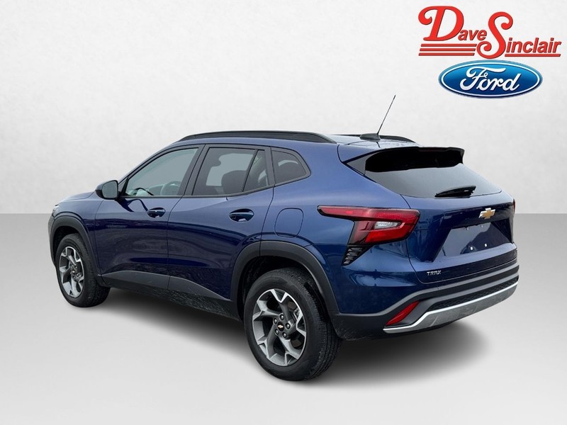 Chevrolet Trax Vehicle Full-screen Gallery Image 09