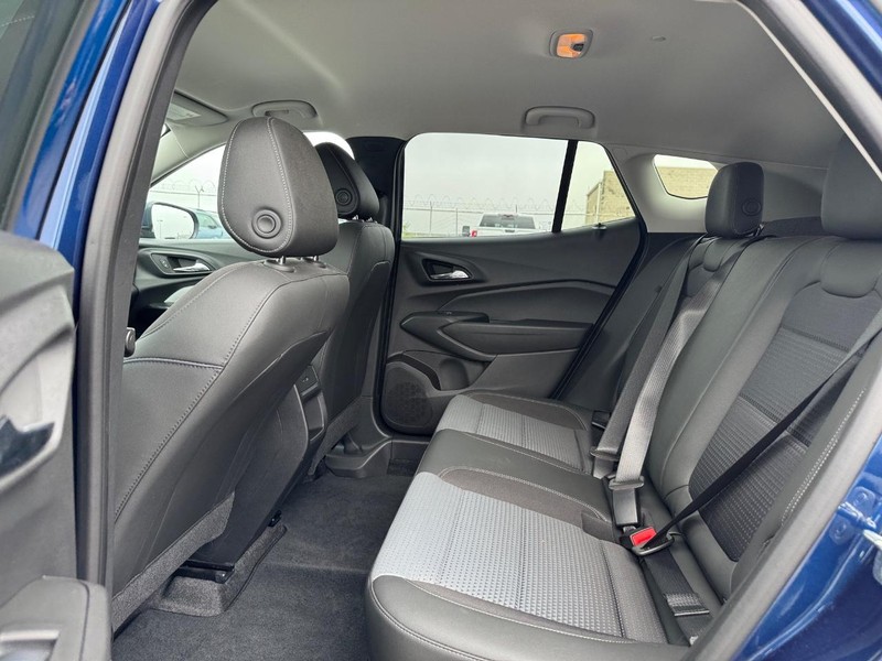 Chevrolet Trax Vehicle Full-screen Gallery Image 12