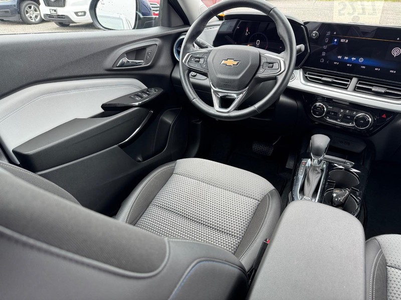 Chevrolet Trax Vehicle Full-screen Gallery Image 14