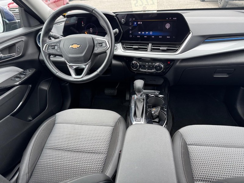 Chevrolet Trax Vehicle Full-screen Gallery Image 15