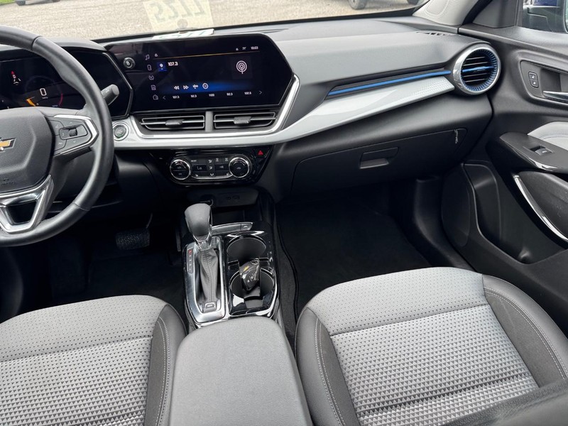Chevrolet Trax Vehicle Full-screen Gallery Image 16