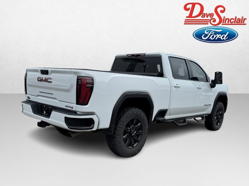 GMC Sierra 2500HD Vehicle Full-screen Gallery Image 07