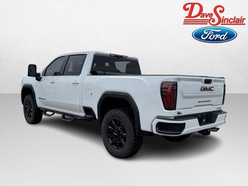 GMC Sierra 2500HD Vehicle Full-screen Gallery Image 09