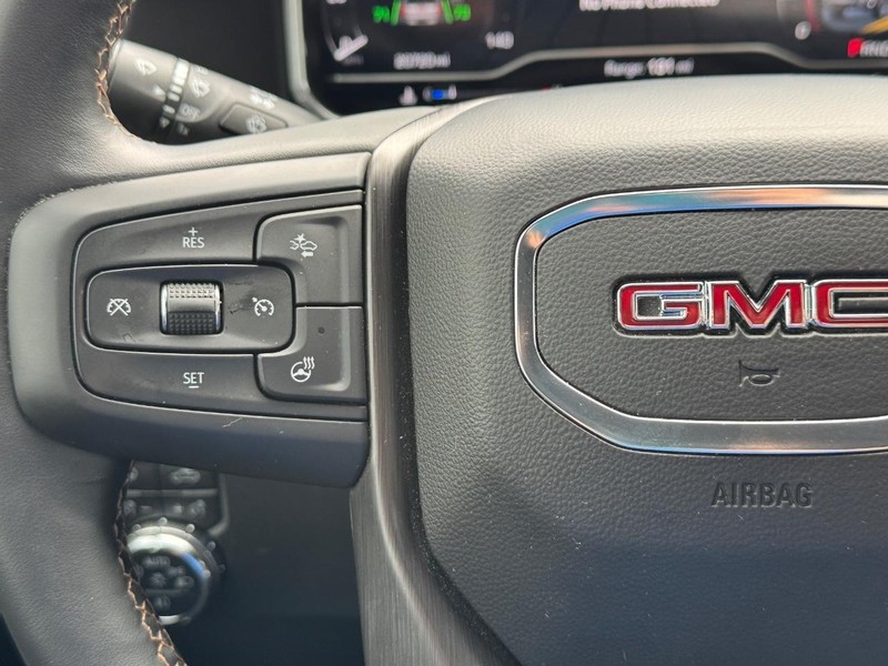 GMC Sierra 2500HD Vehicle Full-screen Gallery Image 21
